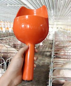 gáo xúc cám, vá nhựa xúc gạo