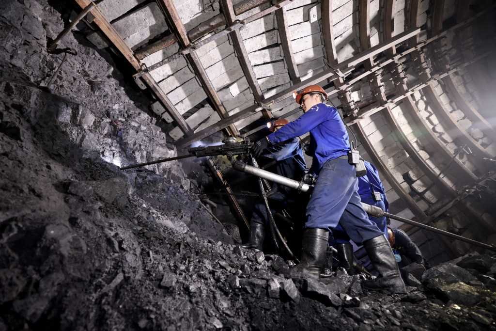Khuôn đúc tấm bê tông kích thước 15x80x5cm được công nhận sử dụng chèn hầm mỏ