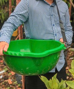 thau nhựa rải phân HS